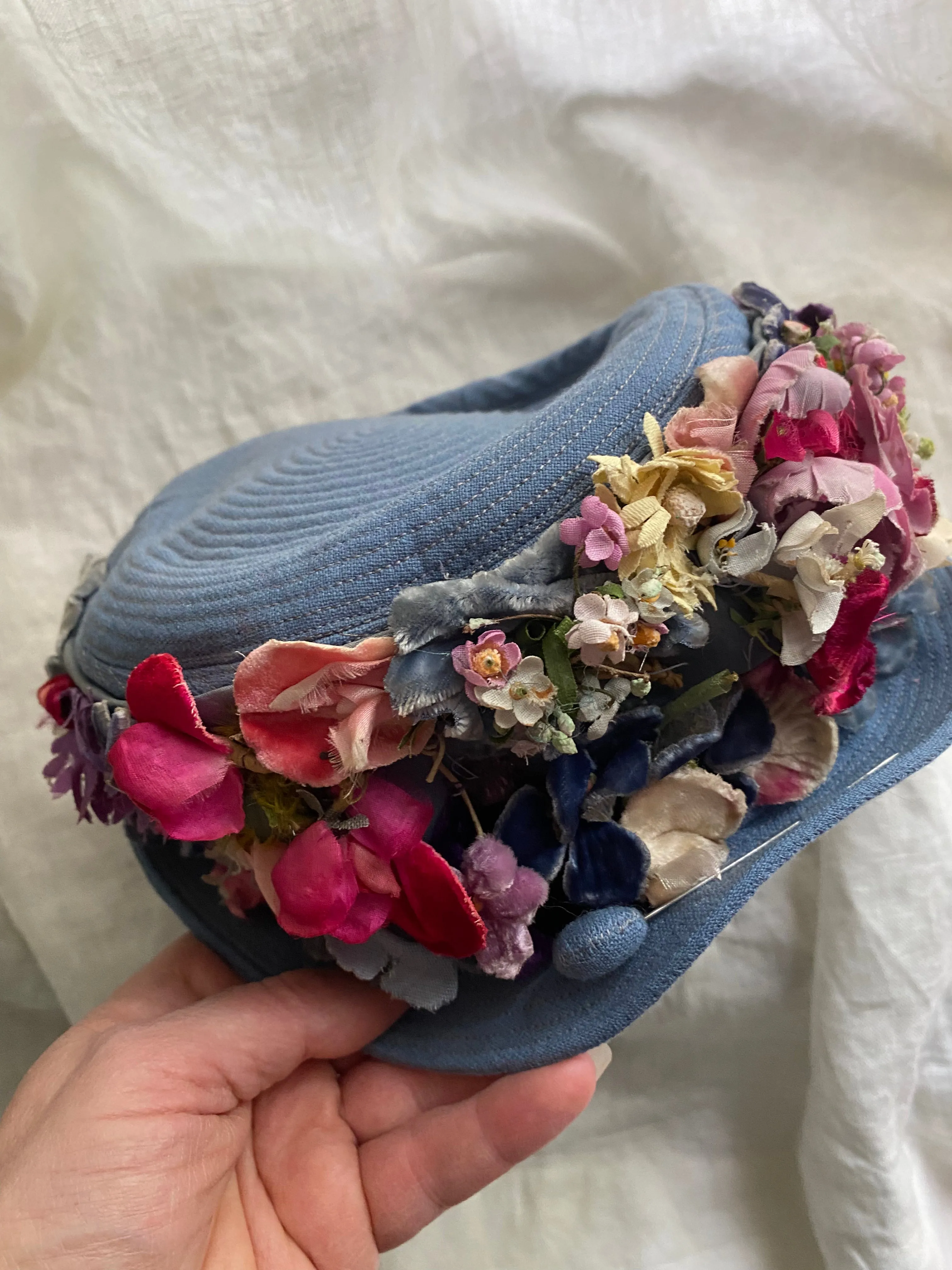 1930's Garden Periwinkle Tilt Hat By Meier & Frank / OS