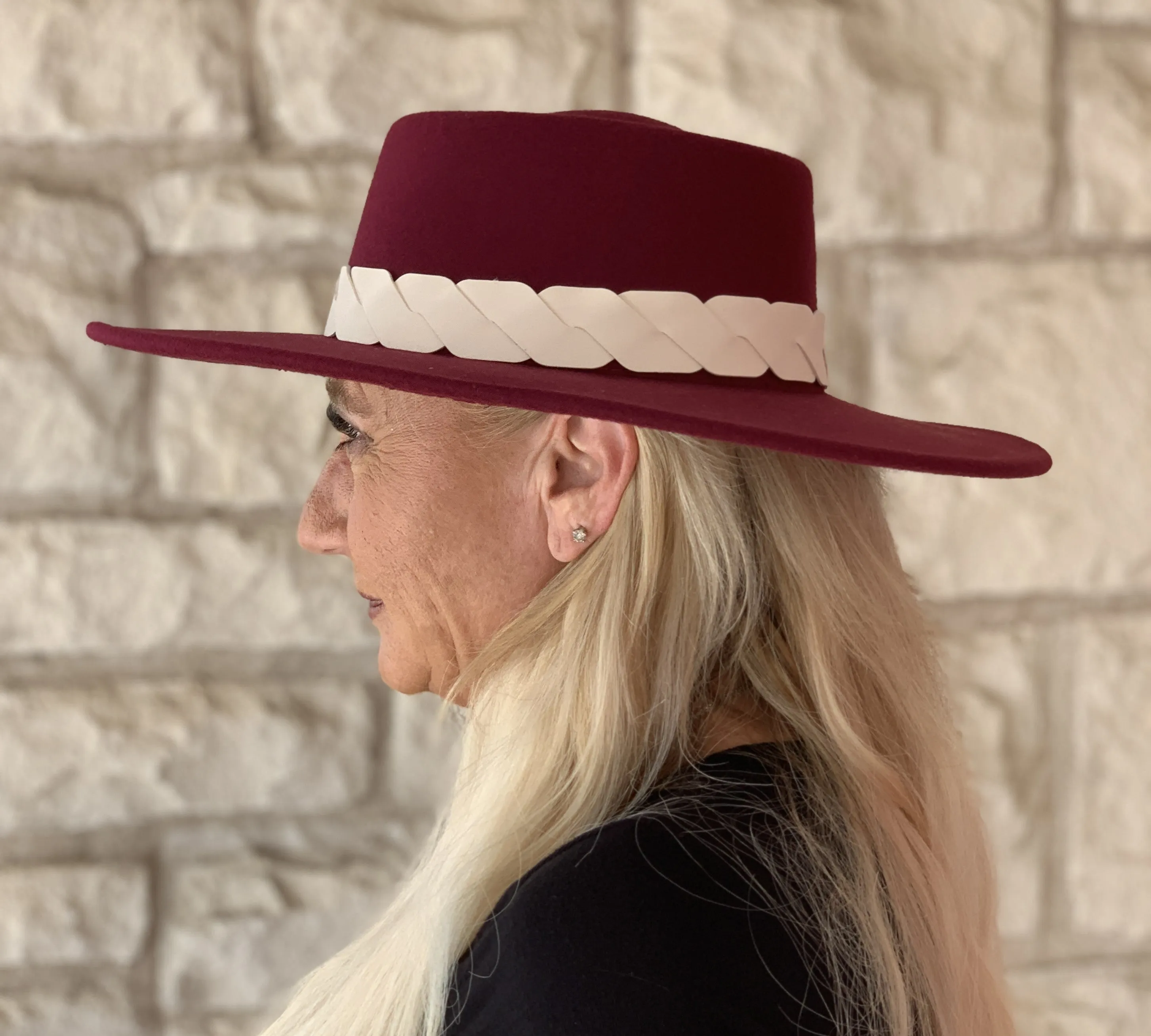 Jen & Co Ramsey Vegan Leather Trim Fedora Hat In Wine