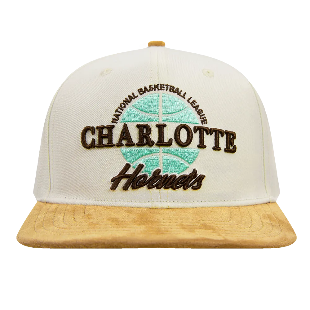 NBA CHARLOTTE HORNETS BUTTER SUEDE SCRIPT STRAPBACK HAT (EGGSHELL/SUEDE)