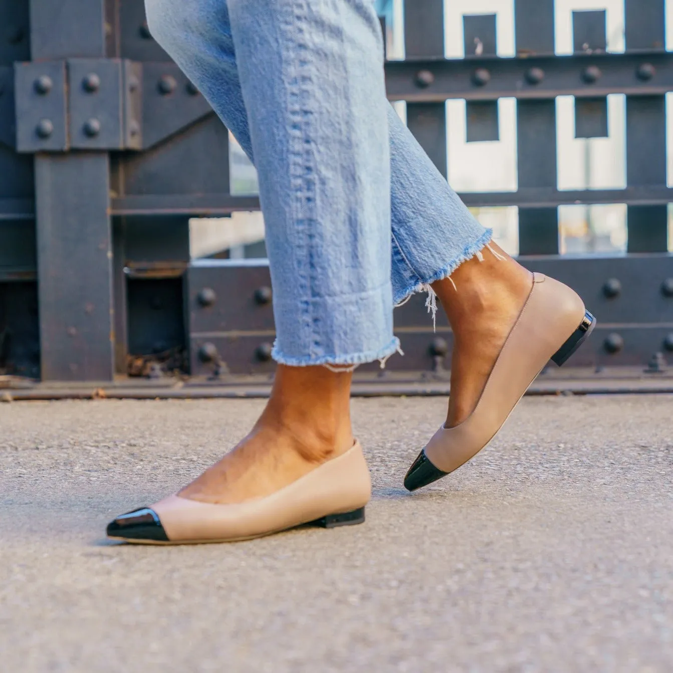 [SAMPLE] Bossy Beige Leather with Black Patent Leather Cap Toe Flat