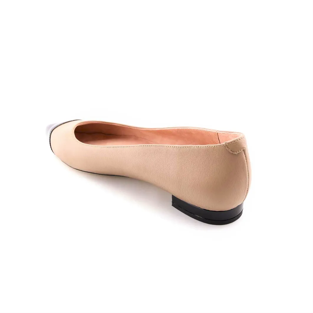 [SAMPLE] Bossy Beige Leather with Black Patent Leather Cap Toe Flat
