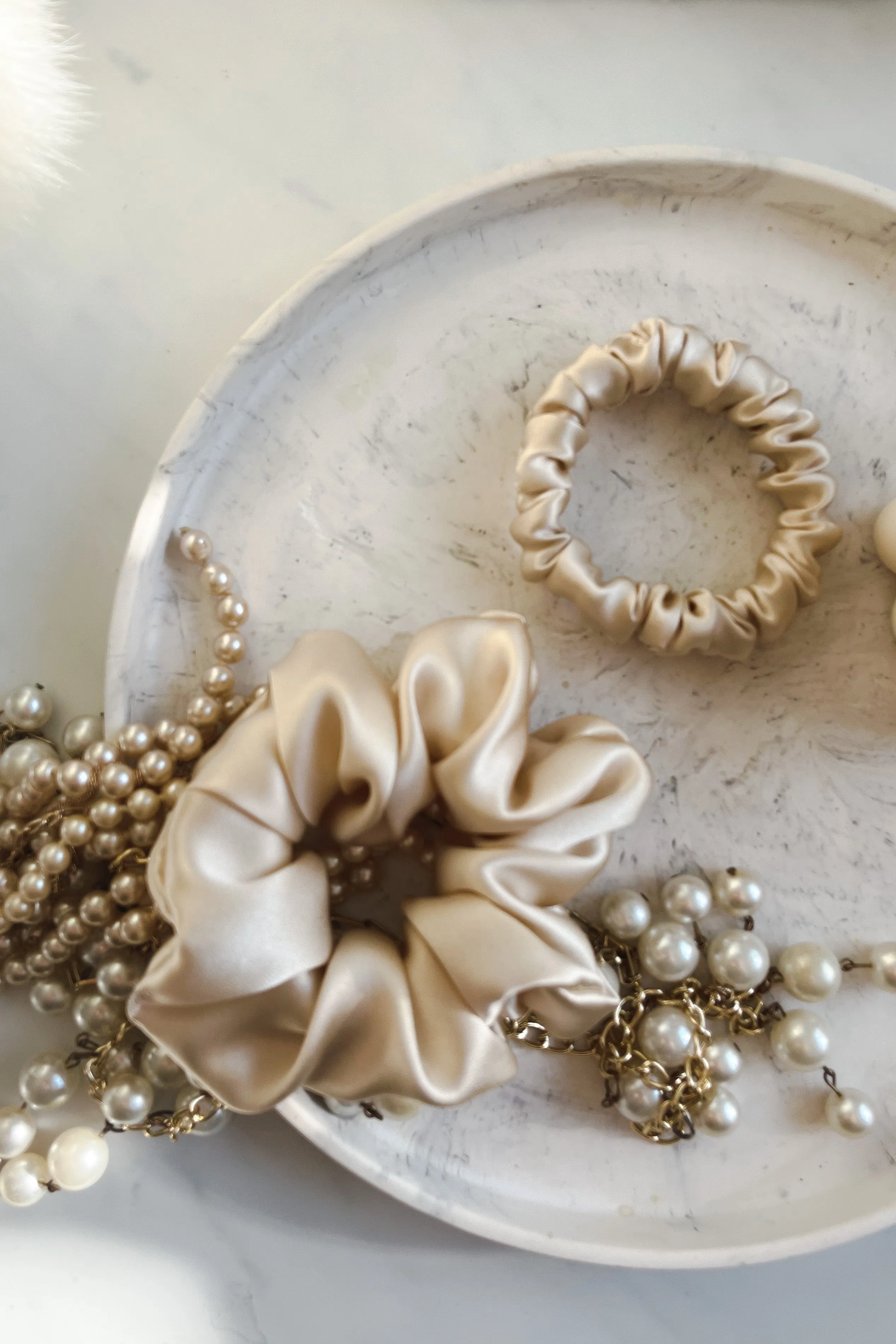Sporty & Chic - set of 2 scrunchies -  L & S size Cappuccino Beige
